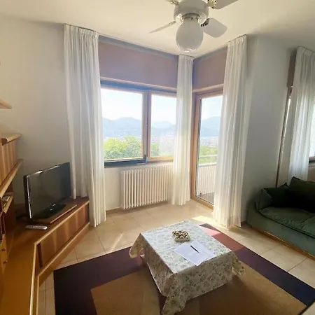King Bed Panoramic & Free Parking Lägenhet